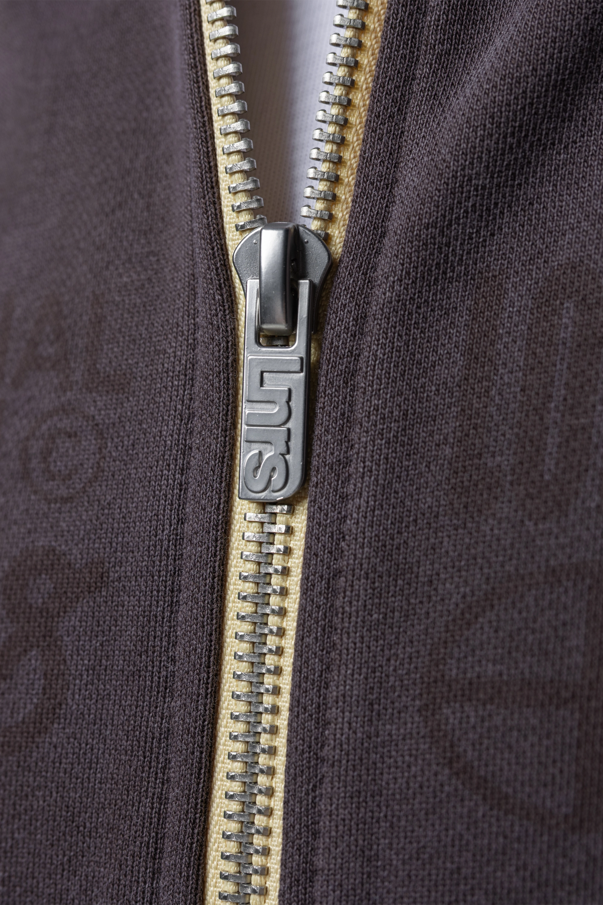 WILDLIFE ZIPPER